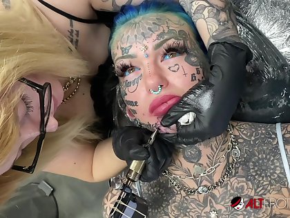 Australian cyclone Amber Luke gets a new chin tattoo